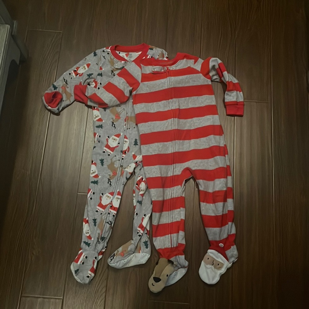 2T  carters holiday footed pajamas
